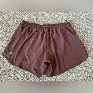 lululemon Hotty Hot Low-Rise Lined
Short 4"